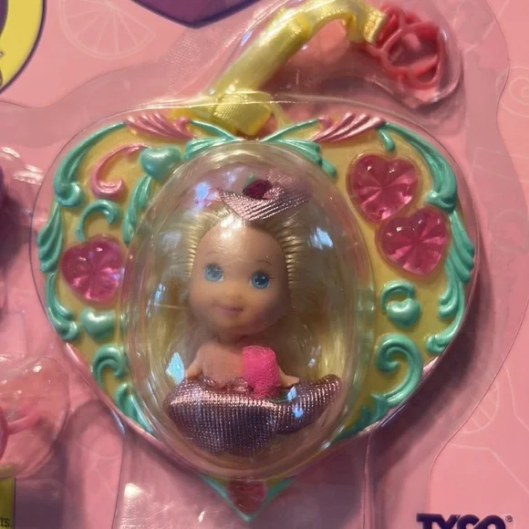 Vintage HTF Liddle Kiddles Tracy Tea Party 2” Doll New Lovely Locket Collection - Picture 7 of 7